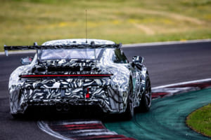 ポルシェが開発中の992.2世代911カップカー