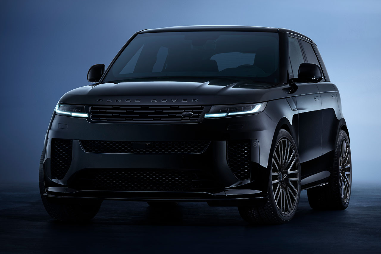 【レンジローバー スポーツ】漆黒の特別仕様車「SVブラック」登場。究極のパフォーマンスとラグジュアリーの融合