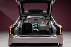 ボルボの新型フラッグシップBEV「ES90」のラゲッジルーム。