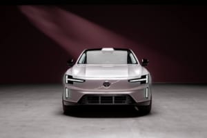 ボルボの新型フラッグシップBEV「ES90」。