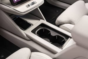 ボルボの新型フラッグシップBEV「ES90」のインテリア。