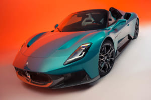 【速報】マセラティ、新型「MCプーラ」を世界初公開！ MC20の正統進化形は“純粋”を意味するスーパーカー