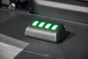 ホンダ N-ONE e:：純正アクセサリーの充電インジケーター