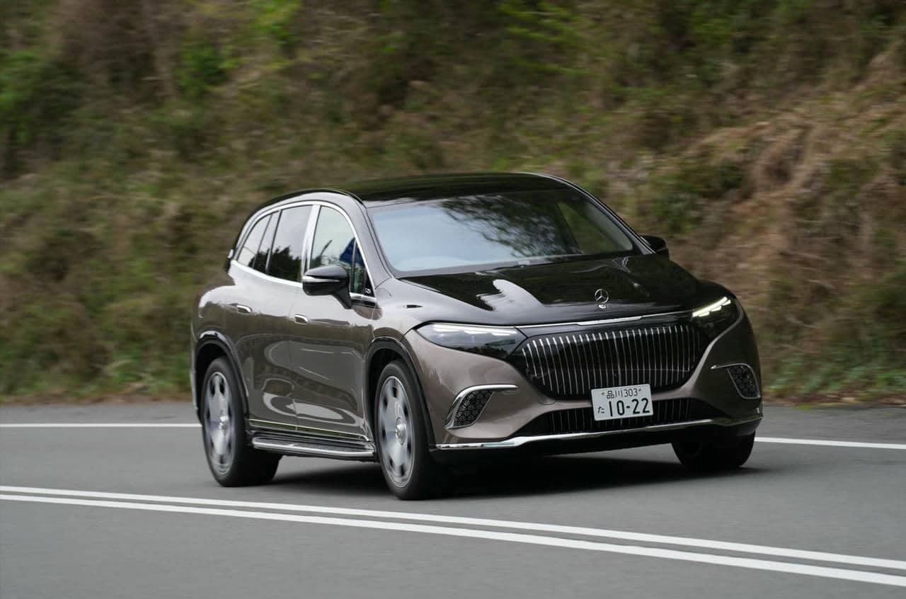 Mercedes-Maybach EQS 680 SUV 走行（X296）〔Mercedes-Benz〕