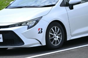 ブリヂストンタイヤ実車評価技術 体感試乗会のドライハンドリング路