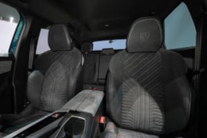 新型プジョー3008フロントシート
