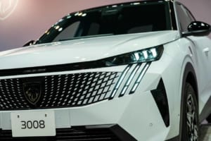 新型プジョー3008エクステリア