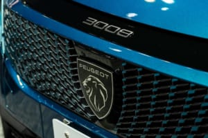 新型プジョー3008