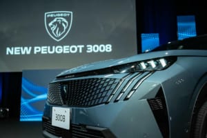 新型プジョー3008