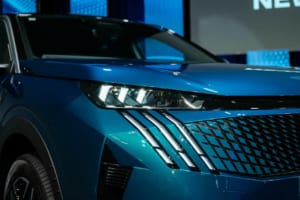新型プジョー3008