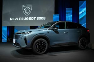 新型プジョー3008