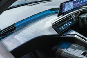 新型プジョー3008トリム