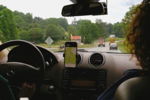 車載スマホホルダーの”定位置”はもう古い。フィリップス「DLK2301Q」が叶える、自由なコクピットレイアウト【LE VOLANT注目アイテム】