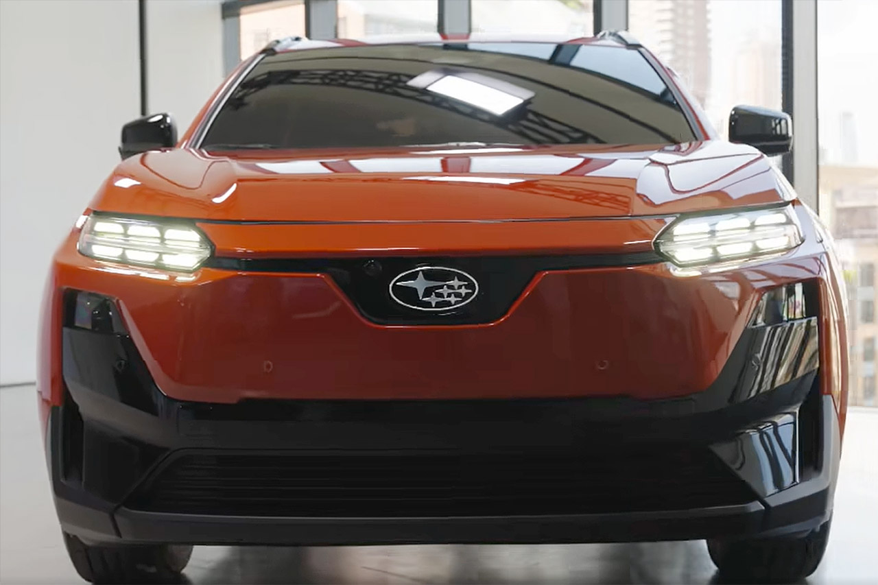 【速報】スバル、BEV第3弾の新型「アンチャーテッド」を世界初公開。トヨタと共同開発したコンパクトSUVの詳細を解説