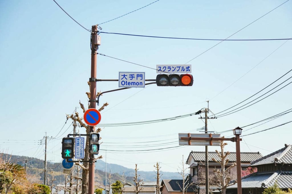 信号の変わり目　停止線