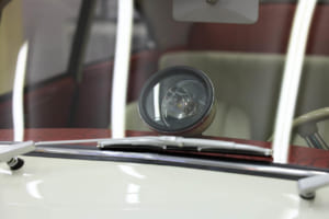 1958年製ポルシェ356Aクーペ：ラリーライトが備わっている