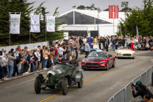 メルセデス・ベンツがモントレー・カーウィーク2025で走らせた1910年製ベンツ・プリンツ・ハインリヒ・ヴァーゲン