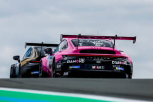 これが“人間の証明”。ポルシェ・スーパーカップ、1000分の1秒差で決した「911 GT3カップ」のポール争い【オランダ予選速報】