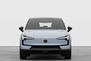 ボルボ、新型EV「EX30」の国内ラインナップ拡充。479万円のエントリーモデルから高性能AWDまで全5グレード展開