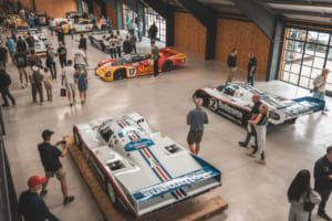 欧州最大級のポルシェイベント「Megaphonics '25」：手前はポルシェ956、奥は962