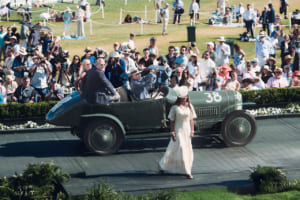 メルセデス・ベンツがモントレー・カーウィーク2025で走らせた1910年製ベンツ・プリンツ・ハインリヒ・ヴァーゲン