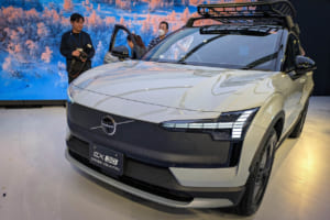 【国内発売】ボルボ伝統の「クロスカントリー」が電動SUV「EX30」で登場。都市と自然をシームレスに繋ぐ一台
