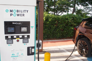 トヨタ・クラウンエステート RS（PHEV）
