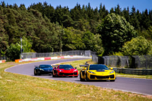 手前から順に、シボレー・コルベットZR1X、ZR1、Z06