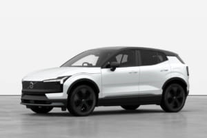 ボルボ EX30 Cross Country：アウトドアやアドベンチャーを楽しむ方に向けたモデル。