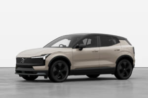 ボルボ EX30 Cross Country：アウトドアやアドベンチャーを楽しむ方に向けたモデル。