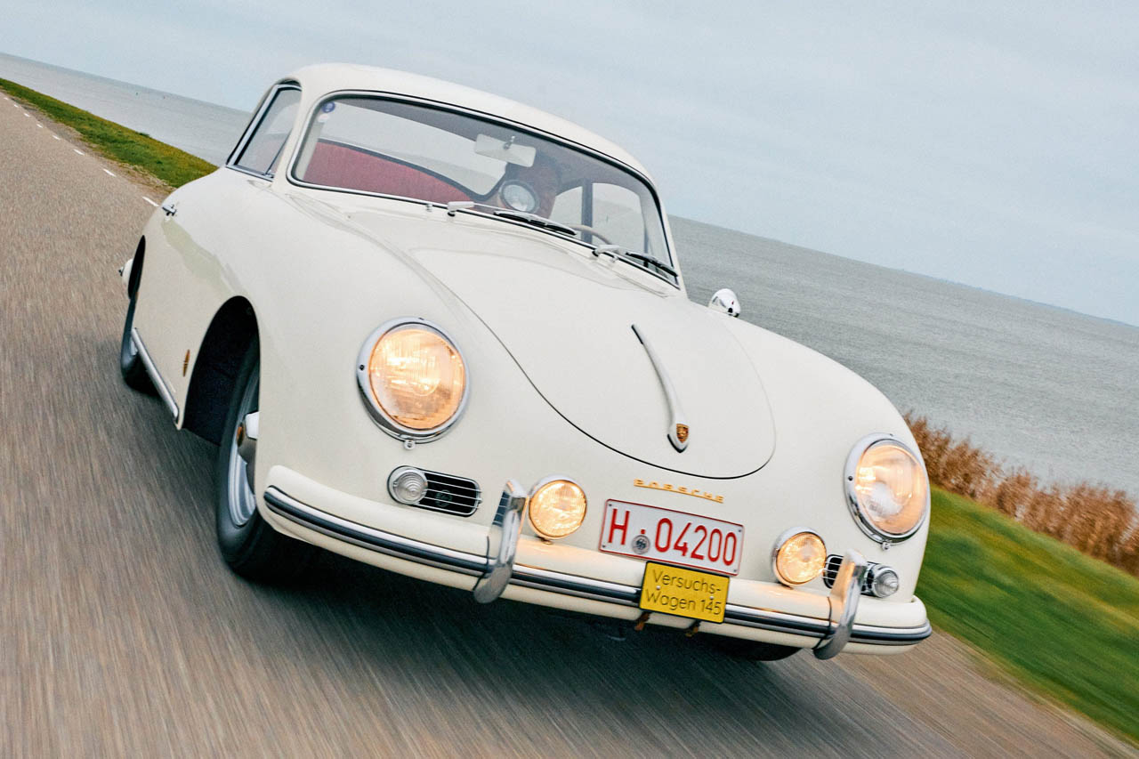 ポルシェ356A」に車載電話？ 1958年の謎多き特注車“シュミット・カー