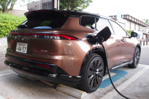 トヨタ・クラウンエステート RS（PHEV）