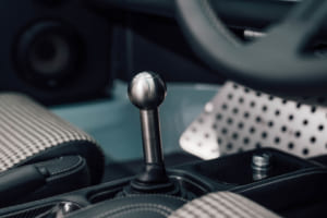 セオン・デザイン（Theon Design）が手掛けたタイプ964 ポルシェ911のレストモッド