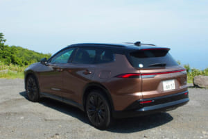 トヨタ・クラウンエステート RS（PHEV）