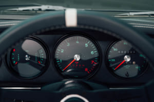 セオン・デザイン（Theon Design）が手掛けたタイプ964 ポルシェ911のレストモッド