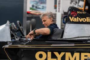 ヤン・ラマースが英国へセルで因縁のF1マシン、ロータス・タイプ79に再会。
