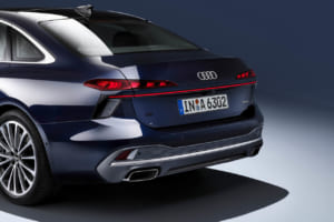 新型アウディA6セダン