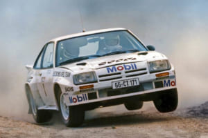エルヴィン・ヴェーバーがドライブするオペル・マンタB 400
