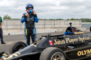 ヤン・ラマースが英国へセルで因縁のF1マシン、ロータス・タイプ79に再会。