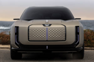 “ブルートレイン”の魂を宿す、未来のEV。ベントレー「EXP 15」がペブルビーチで世界初公開