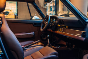 セオン・デザイン（Theon Design）が手掛けたタイプ964 ポルシェ911のレストモッド