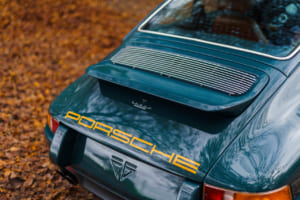セオン・デザイン（Theon Design）が手掛けたタイプ964 ポルシェ911のレストモッド