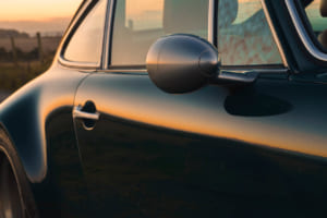 セオン・デザイン（Theon Design）が手掛けたタイプ964 ポルシェ911のレストモッド