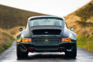 セオン・デザイン（Theon Design）が手掛けたタイプ964 ポルシェ911のレストモッド