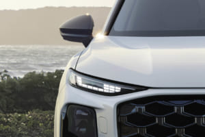 【詳細速報】新型アウディ「Q3」全スペック公開。EV航続119kmのPHEV、マイクロLED、新操作系まで徹底解説