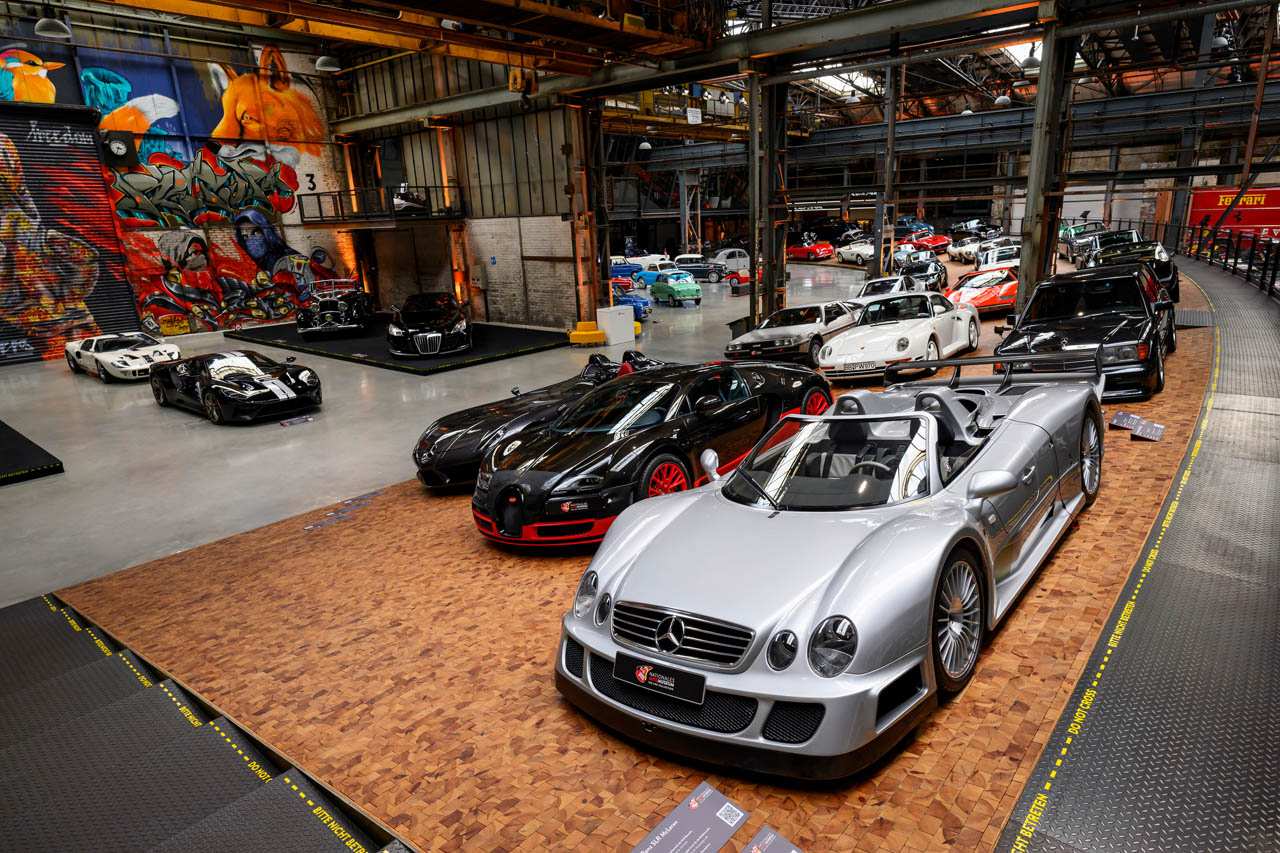 Nationales Automuseum The Loh Collection(ナツィオナールス・アウトミューゼウム・ザ・ロー・コレクション):個人のコレクションであるザ・ロー・コレクションには、1989年にアイルトン・セナがモナコGPで優勝したマシンなど、世界屈指のスポーツカー/レーシングカーなどが、約160台も並ぶ。まさに圧巻のコレクションだ。