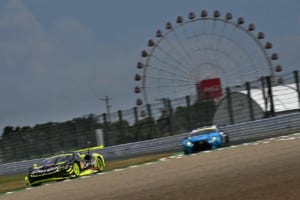 戦略が的中、CARGUY FERRARIが劇的初優勝！ 若手コンビ、灼熱の鈴鹿戦を制す【2025 SUPER GT第5戦】