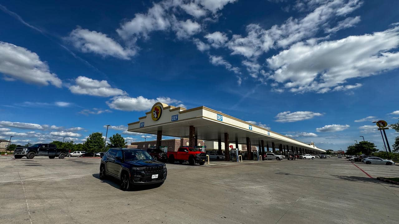 ガソリンスタンドは観光名所だった。米国「ルート66」の旅で見た