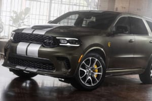 【カスタマイズは600万通り以上】710馬力の最強SUV、ダッジ「デュランゴSRTヘルキャット」に新パッケージ「ジェイルブレイク」を導入