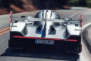「917」の魂を宿すワンオフマシン。ロジャー・ペンスキー、公道版「963 RSP」でポルシェとの長年の歴史を祝う